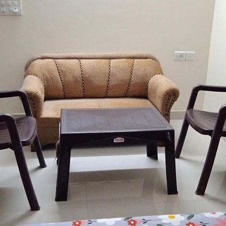Hare Krishna Home Stay Vrindāvan Екстериор снимка