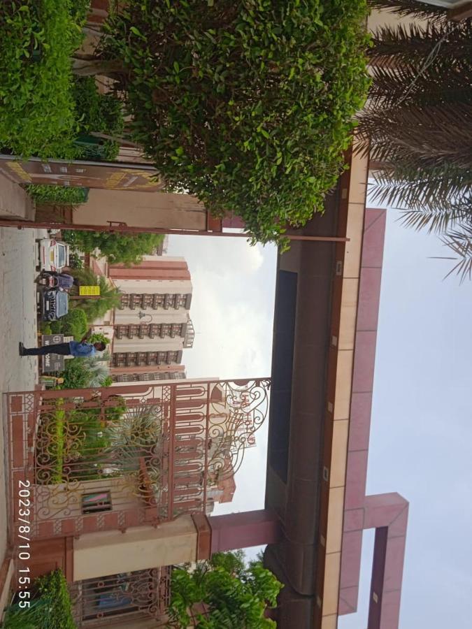 Hare Krishna Home Stay Vrindāvan Екстериор снимка